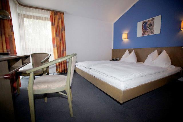 Astra Hotel Ulma Esterno foto