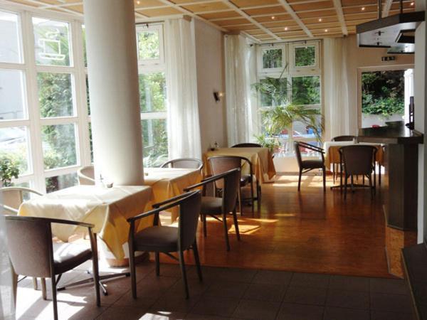 Astra Hotel Ulma Esterno foto