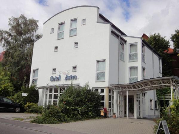 Astra Hotel Ulma Esterno foto